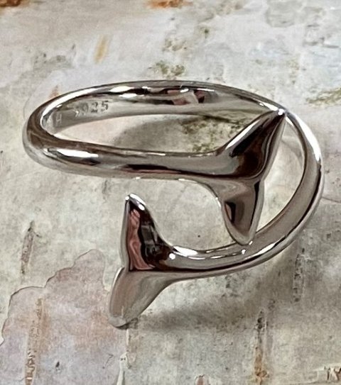 Justerbar finger ring med hvalhale i sterling slv 925